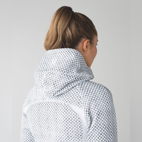 Lululemon Scuba Hoodie - Picture 4 of 9